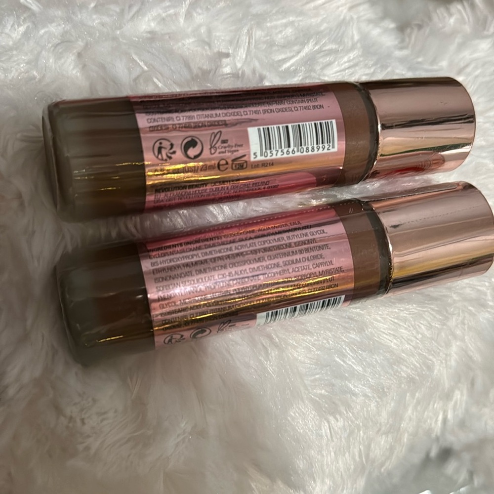 Revolution conceal & define